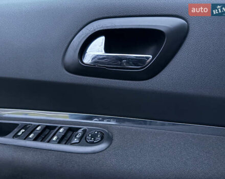 Сірий Пежо 5008, об'ємом двигуна 1.56 л та пробігом 227 тис. км за 6300 $, фото 28 на Automoto.ua