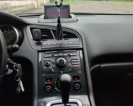 Серый Пежо 5008, объемом двигателя 2 л и пробегом 251 тыс. км за 9700 $, фото 9 на Automoto.ua
