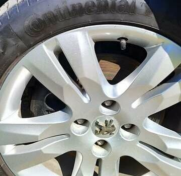 Серый Пежо 5008, объемом двигателя 1.6 л и пробегом 180 тыс. км за 8100 $, фото 45 на Automoto.ua