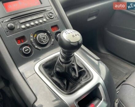 Серый Пежо 5008, объемом двигателя 2 л и пробегом 302 тыс. км за 8990 $, фото 28 на Automoto.ua