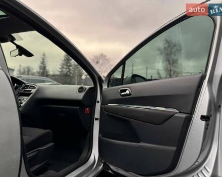 Серый Пежо 5008, объемом двигателя 1.6 л и пробегом 232 тыс. км за 6600 $, фото 46 на Automoto.ua