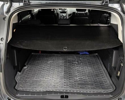 Серый Пежо 5008, объемом двигателя 1.56 л и пробегом 238 тыс. км за 6700 $, фото 2 на Automoto.ua