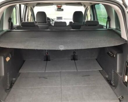 Серый Пежо 5008, объемом двигателя 1.6 л и пробегом 239 тыс. км за 8700 $, фото 14 на Automoto.ua