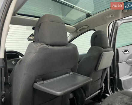 Серый Пежо 5008, объемом двигателя 1.6 л и пробегом 211 тыс. км за 9800 $, фото 39 на Automoto.ua