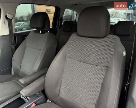 Серый Пежо 5008, объемом двигателя 1.6 л и пробегом 232 тыс. км за 6600 $, фото 23 на Automoto.ua