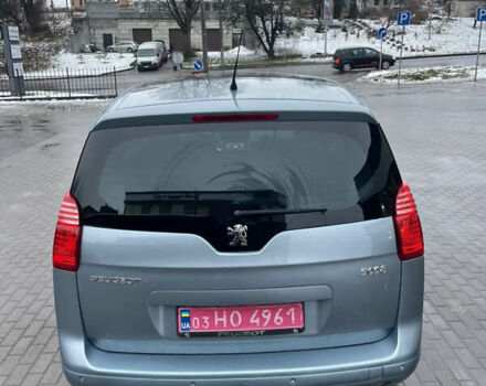 Серый Пежо 5008, объемом двигателя 1.6 л и пробегом 188 тыс. км за 6999 $, фото 3 на Automoto.ua