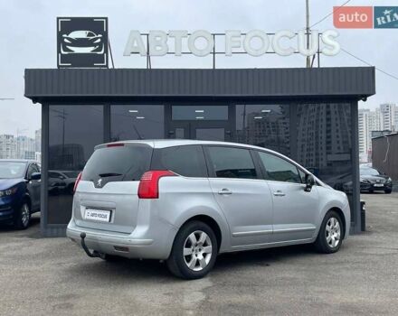 Серый Пежо 5008, объемом двигателя 2 л и пробегом 302 тыс. км за 8990 $, фото 7 на Automoto.ua