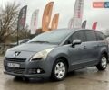 Серый Пежо 5008, объемом двигателя 1.6 л и пробегом 276 тыс. км за 7999 $, фото 1 на Automoto.ua