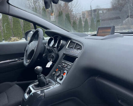 Серый Пежо 5008, объемом двигателя 1.6 л и пробегом 188 тыс. км за 6999 $, фото 22 на Automoto.ua