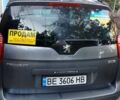 Серый Пежо 5008, объемом двигателя 1.6 л и пробегом 254 тыс. км за 7000 $, фото 1 на Automoto.ua