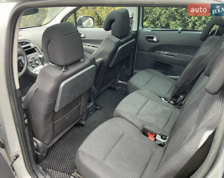 Серый Пежо 5008, объемом двигателя 2 л и пробегом 218 тыс. км за 8600 $, фото 32 на Automoto.ua