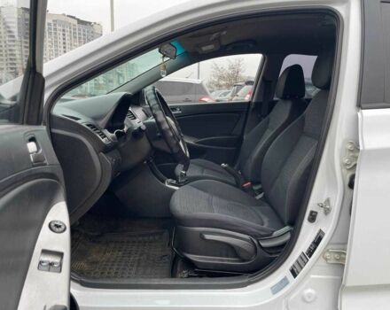 Серый Пежо 5008, объемом двигателя 2 л и пробегом 302 тыс. км за 8990 $, фото 7 на Automoto.ua