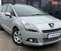 Серый Пежо 5008, объемом двигателя 2 л и пробегом 302 тыс. км за 8990 $, фото 1 на Automoto.ua
