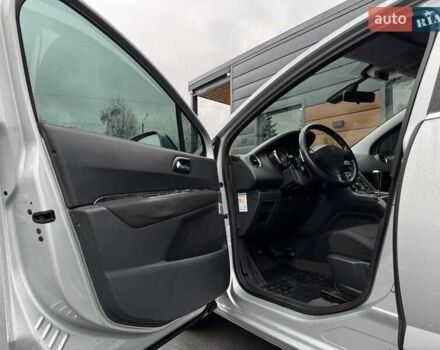 Серый Пежо 5008, объемом двигателя 1.6 л и пробегом 232 тыс. км за 6600 $, фото 17 на Automoto.ua