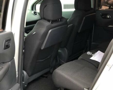 Серый Пежо 5008, объемом двигателя 1.6 л и пробегом 217 тыс. км за 6500 $, фото 27 на Automoto.ua