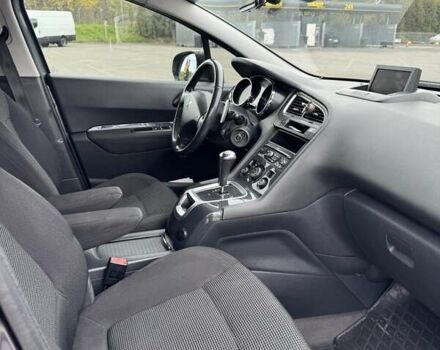 Серый Пежо 5008, объемом двигателя 1.56 л и пробегом 238 тыс. км за 6700 $, фото 3 на Automoto.ua