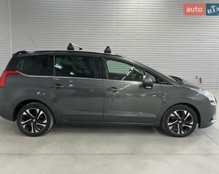 Серый Пежо 5008, объемом двигателя 1.6 л и пробегом 211 тыс. км за 9800 $, фото 15 на Automoto.ua