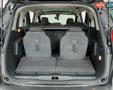 Серый Пежо 5008, объемом двигателя 1.6 л и пробегом 211 тыс. км за 9800 $, фото 4 на Automoto.ua