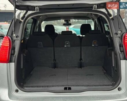 Серый Пежо 5008, объемом двигателя 1.6 л и пробегом 232 тыс. км за 6600 $, фото 15 на Automoto.ua