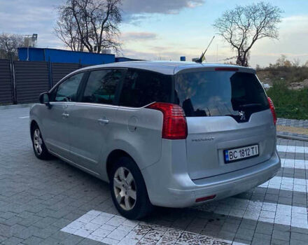 Серый Пежо 5008, объемом двигателя 1.6 л и пробегом 230 тыс. км за 9500 $, фото 3 на Automoto.ua