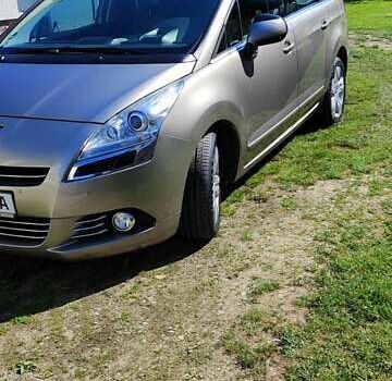 Серый Пежо 5008, объемом двигателя 1.6 л и пробегом 180 тыс. км за 8100 $, фото 49 на Automoto.ua