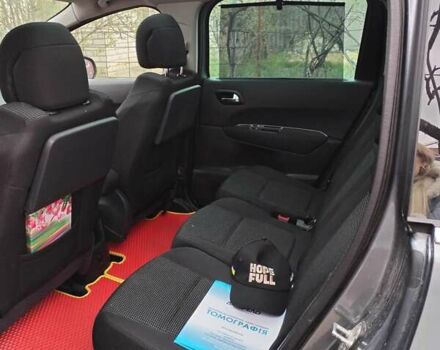 Серый Пежо 5008, объемом двигателя 1.6 л и пробегом 254 тыс. км за 7000 $, фото 9 на Automoto.ua