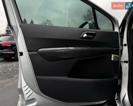 Серый Пежо 5008, объемом двигателя 1.6 л и пробегом 232 тыс. км за 6600 $, фото 18 на Automoto.ua