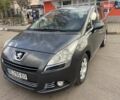 Серый Пежо 5008, объемом двигателя 1.6 л и пробегом 250 тыс. км за 6600 $, фото 1 на Automoto.ua