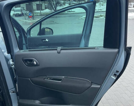 Серый Пежо 5008, объемом двигателя 1.6 л и пробегом 188 тыс. км за 6999 $, фото 18 на Automoto.ua