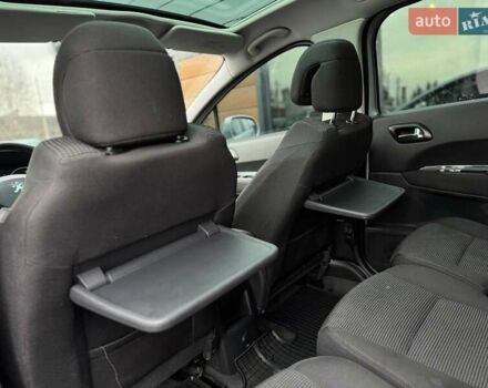 Серый Пежо 5008, объемом двигателя 1.6 л и пробегом 232 тыс. км за 6600 $, фото 39 на Automoto.ua