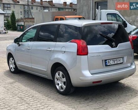 Серый Пежо 5008, объемом двигателя 1.6 л и пробегом 217 тыс. км за 6500 $, фото 5 на Automoto.ua