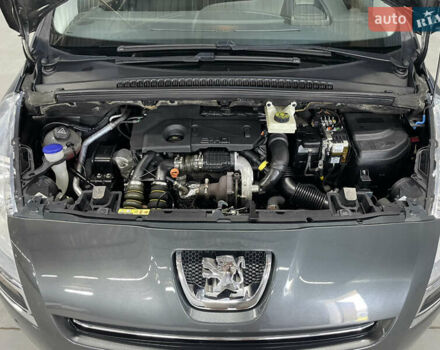 Серый Пежо 5008, объемом двигателя 1.6 л и пробегом 211 тыс. км за 9800 $, фото 17 на Automoto.ua