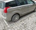 Серый Пежо 5008, объемом двигателя 1.6 л и пробегом 198 тыс. км за 7500 $, фото 1 на Automoto.ua