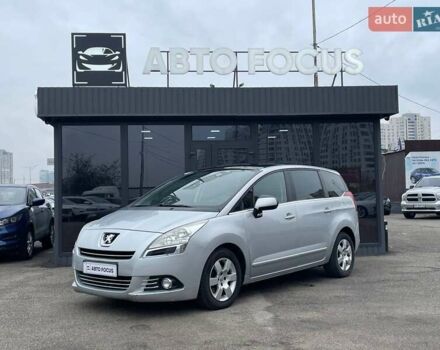 Серый Пежо 5008, объемом двигателя 2 л и пробегом 302 тыс. км за 8990 $, фото 3 на Automoto.ua