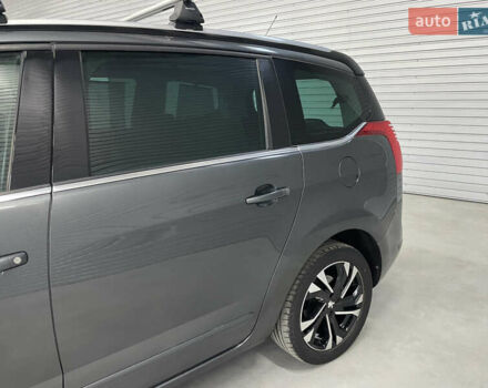 Серый Пежо 5008, объемом двигателя 1.6 л и пробегом 211 тыс. км за 9800 $, фото 10 на Automoto.ua