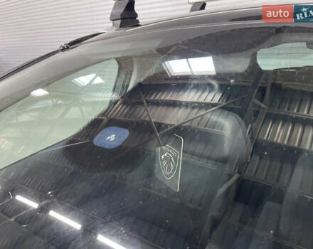 Серый Пежо 5008, объемом двигателя 1.6 л и пробегом 211 тыс. км за 9800 $, фото 18 на Automoto.ua