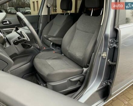 Серый Пежо 5008, объемом двигателя 1.6 л и пробегом 276 тыс. км за 7999 $, фото 24 на Automoto.ua