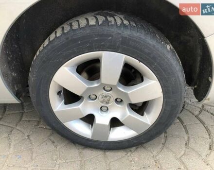 Серый Пежо 5008, объемом двигателя 1.6 л и пробегом 217 тыс. км за 6500 $, фото 26 на Automoto.ua