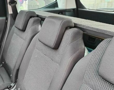 Серый Пежо 5008, объемом двигателя 1.6 л и пробегом 254 тыс. км за 7000 $, фото 7 на Automoto.ua