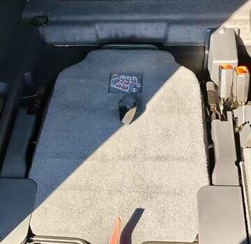 Серый Пежо 5008, объемом двигателя 1.6 л и пробегом 180 тыс. км за 8100 $, фото 18 на Automoto.ua