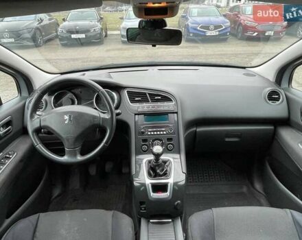 Серый Пежо 5008, объемом двигателя 2 л и пробегом 302 тыс. км за 8990 $, фото 12 на Automoto.ua