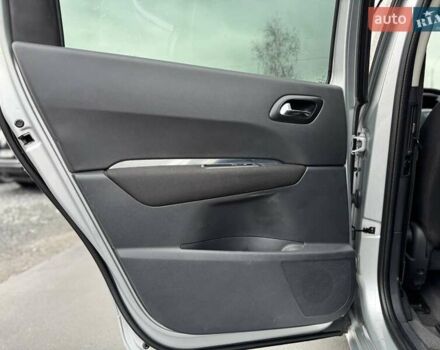 Серый Пежо 5008, объемом двигателя 1.6 л и пробегом 232 тыс. км за 6600 $, фото 35 на Automoto.ua