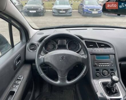 Серый Пежо 5008, объемом двигателя 2 л и пробегом 302 тыс. км за 8990 $, фото 13 на Automoto.ua