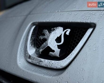 Серый Пежо 5008, объемом двигателя 1.6 л и пробегом 232 тыс. км за 6600 $, фото 2 на Automoto.ua