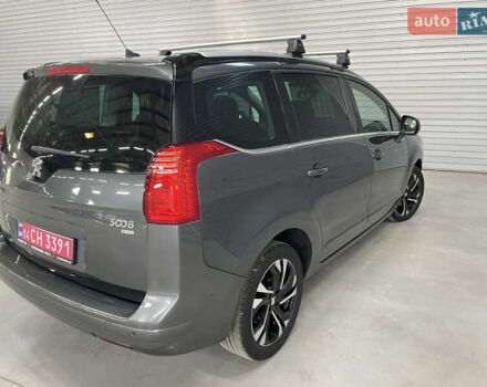 Серый Пежо 5008, объемом двигателя 1.6 л и пробегом 211 тыс. км за 9800 $, фото 2 на Automoto.ua