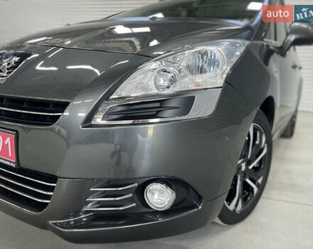 Серый Пежо 5008, объемом двигателя 1.6 л и пробегом 211 тыс. км за 9800 $, фото 6 на Automoto.ua