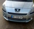 Серый Пежо 5008, объемом двигателя 1.6 л и пробегом 214 тыс. км за 8300 $, фото 1 на Automoto.ua