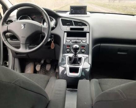 Серый Пежо 5008, объемом двигателя 1.6 л и пробегом 239 тыс. км за 8700 $, фото 9 на Automoto.ua