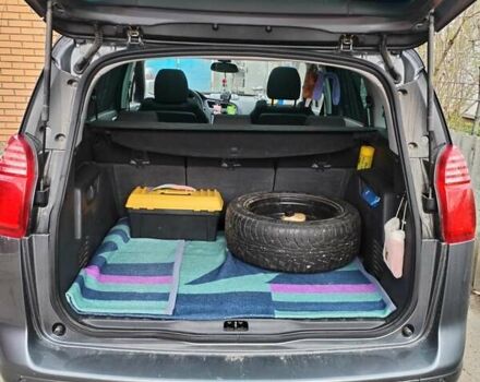 Серый Пежо 5008, объемом двигателя 1.6 л и пробегом 254 тыс. км за 7000 $, фото 3 на Automoto.ua