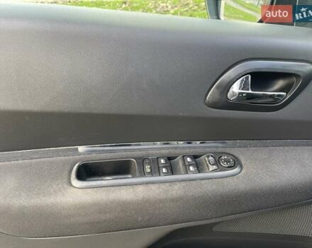 Серый Пежо 5008, объемом двигателя 1.6 л и пробегом 250 тыс. км за 6600 $, фото 10 на Automoto.ua